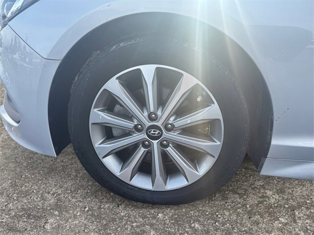 Used 2016 Hyundai Sonata Limited w/ Option Group 04 image 14