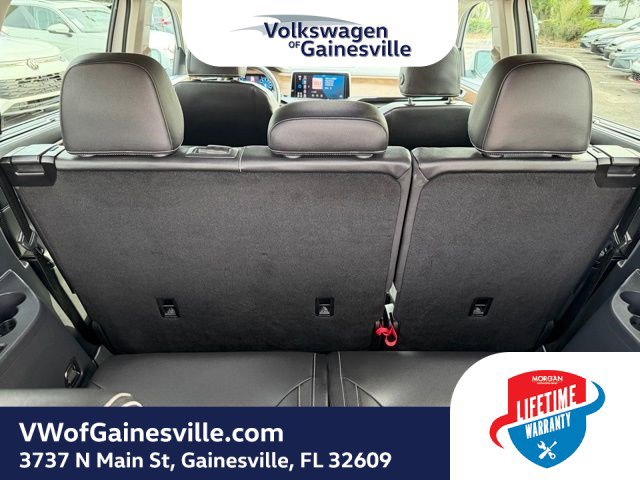 Certified 2025 Volkswagen Atlas SE image 8