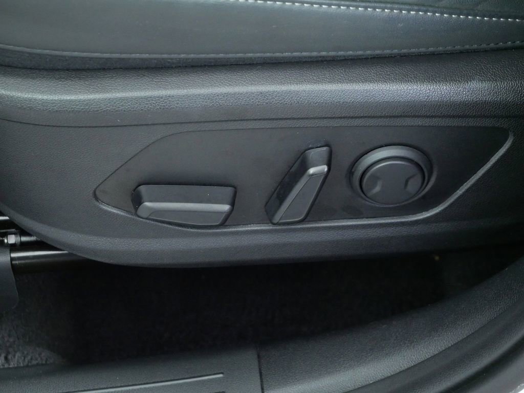 Certified 2023 Kia Sorento SX AWD/4WD image 23