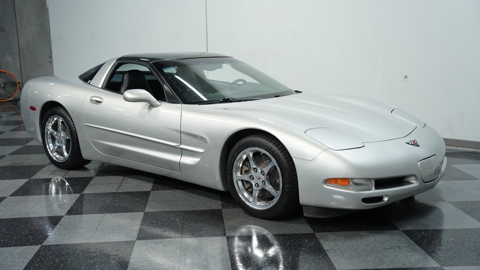 Used 2004 Chevrolet Corvette Coupe w/ Preferred Equipment Group image 13