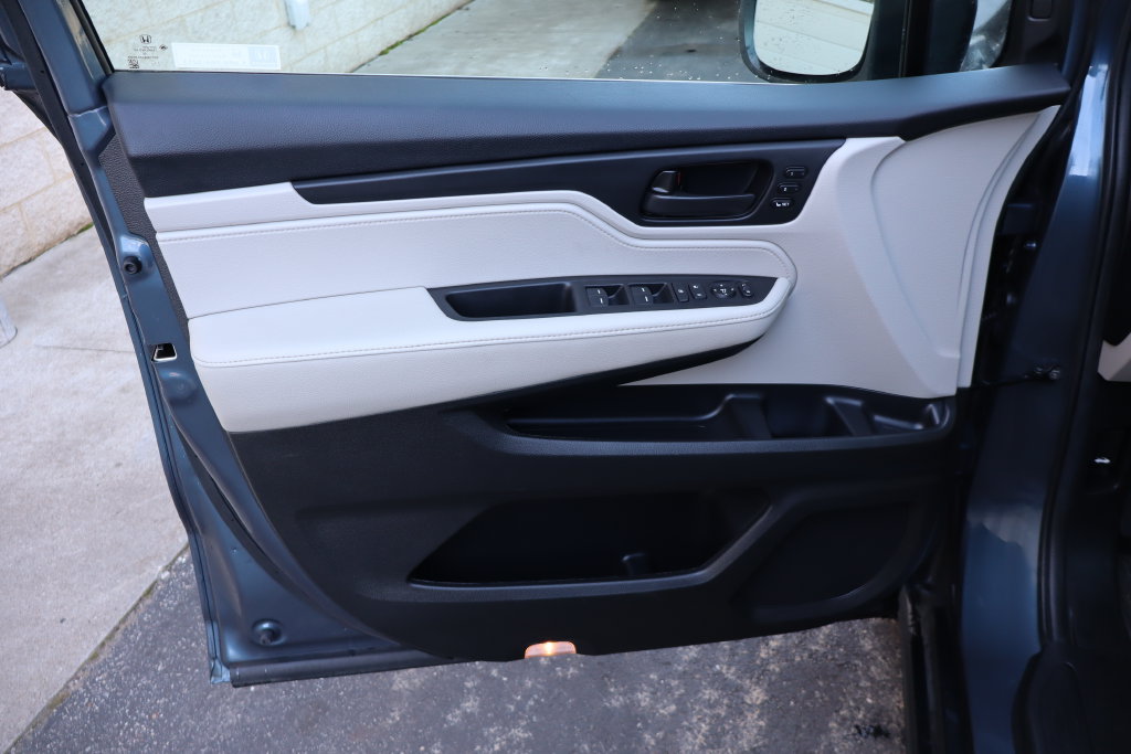 Used 2025 Honda Odyssey EX-L image 18