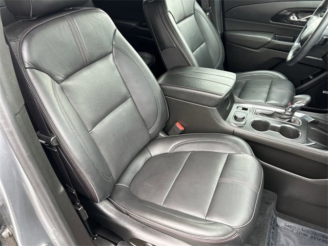 Used 2023 Chevrolet Traverse RS image 11