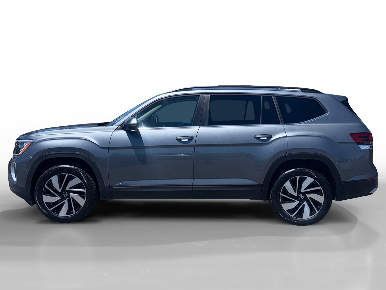Used 2025 Volkswagen Atlas SE AWD/4WD image 2