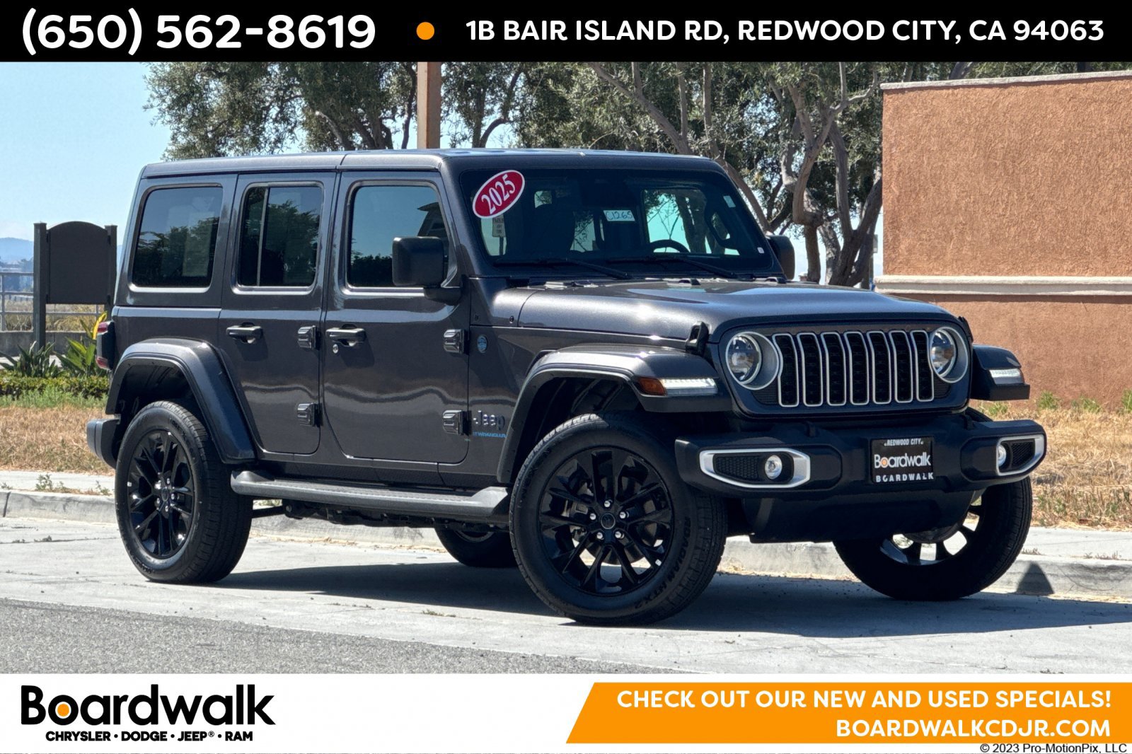 Used 2025 Jeep Wrangler Unlimited Sahara AWD/4WD image 1
