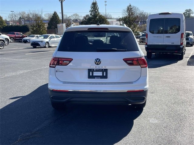 Used 2022 Volkswagen Tiguan SE image 5