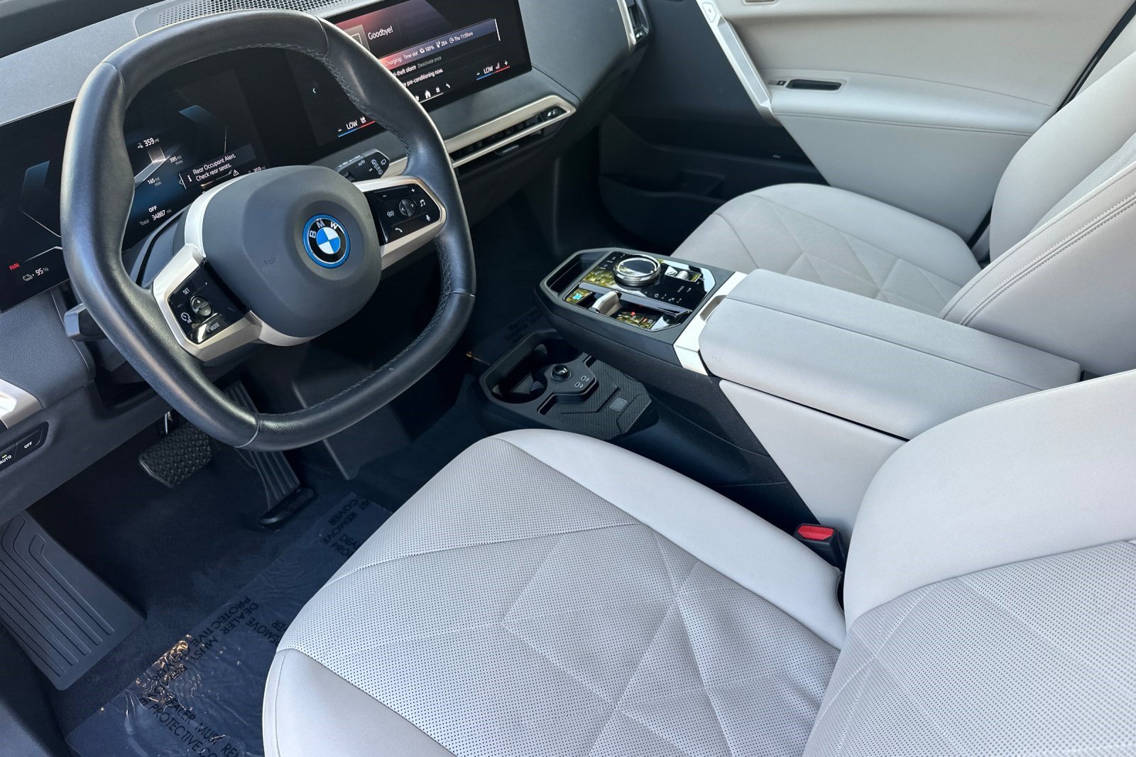 Used 2024 BMW iX xDrive50 w/ Sport Package AWD/4WD image 11