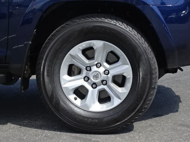 Used 2021 Toyota 4Runner SR5 Premium w/ Moonroof Package RWD image 8