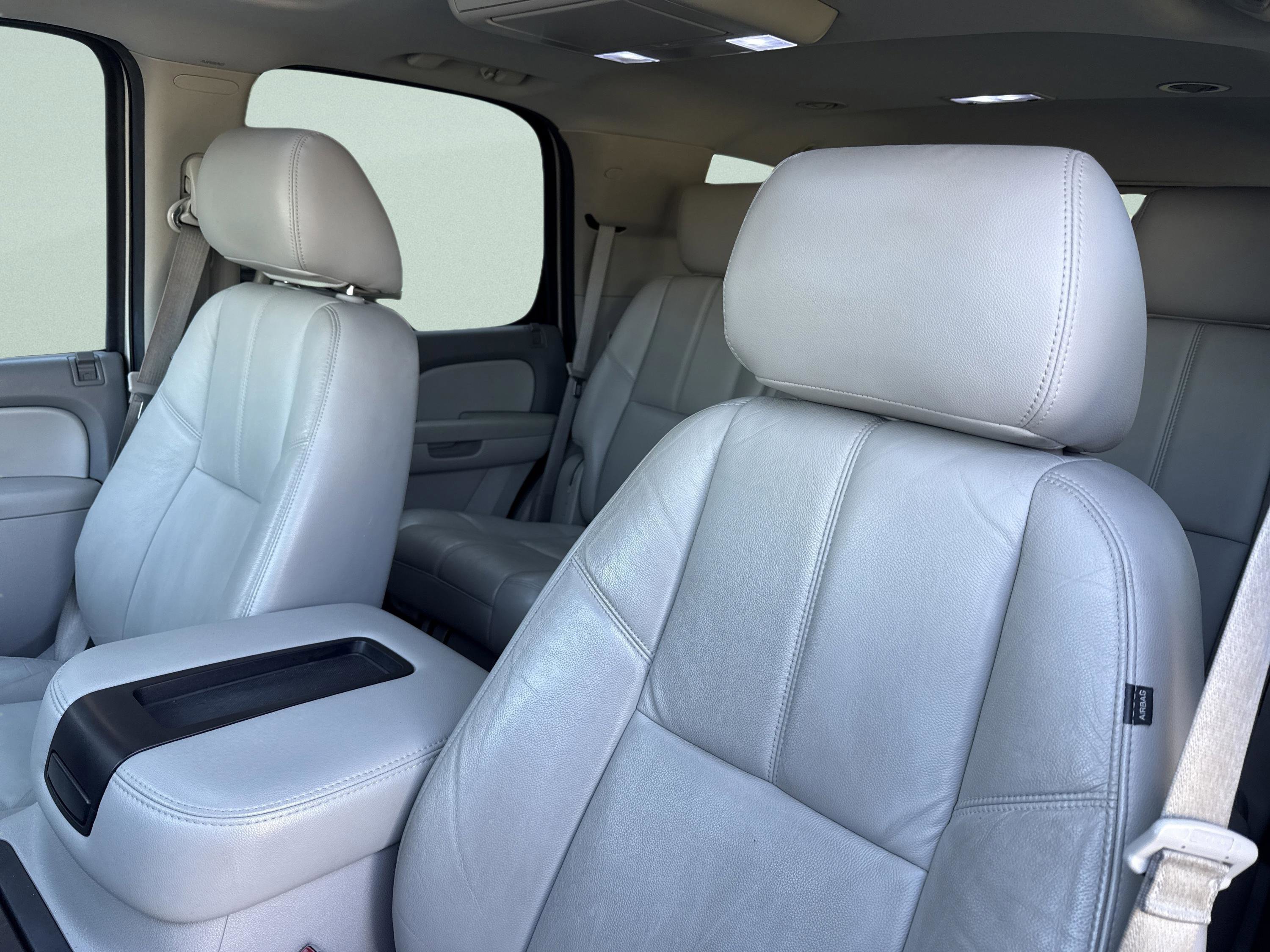 Used 2013 Chevrolet Tahoe LT w/ Luxury Package image 18