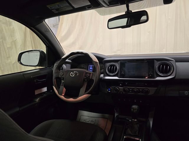 Used 2017 Toyota Tacoma TRD Off-Road w/ Premium & Technology Package image 30