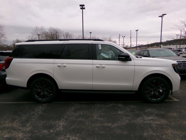 New 2026 Ford Expedition Max Platinum w/ Stealth Appearance Package image 4