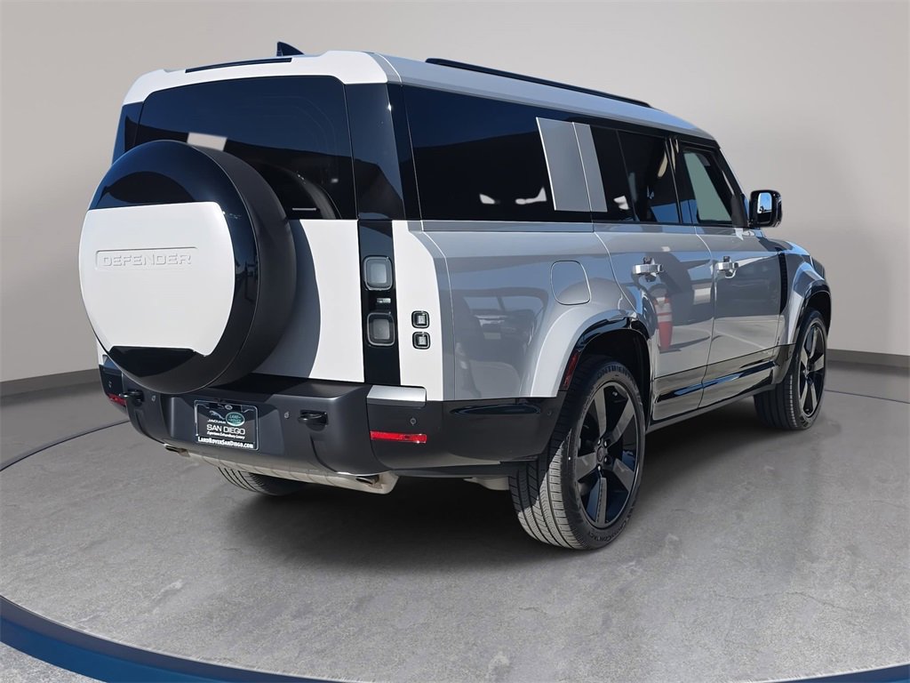 New 2026 Land Rover Defender 130 X-Dynamic SE image 5