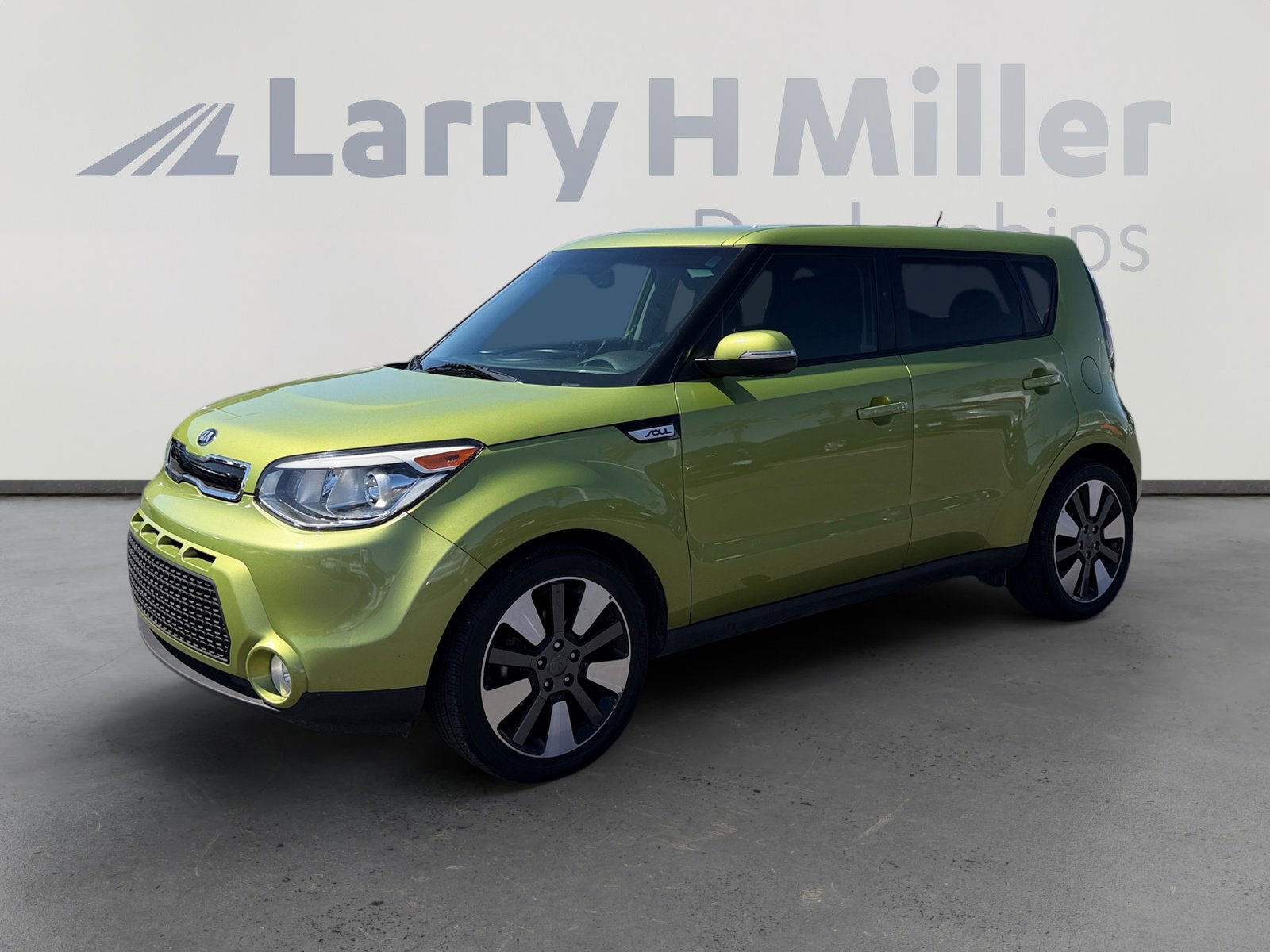 Used 2015 Kia Soul ! image 1
