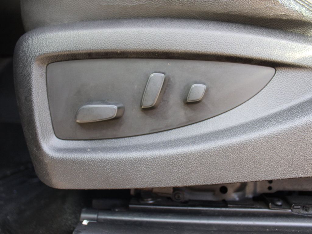 Used 2019 Chevrolet Silverado 2500 High Country w/ Duramax Plus Package image 13