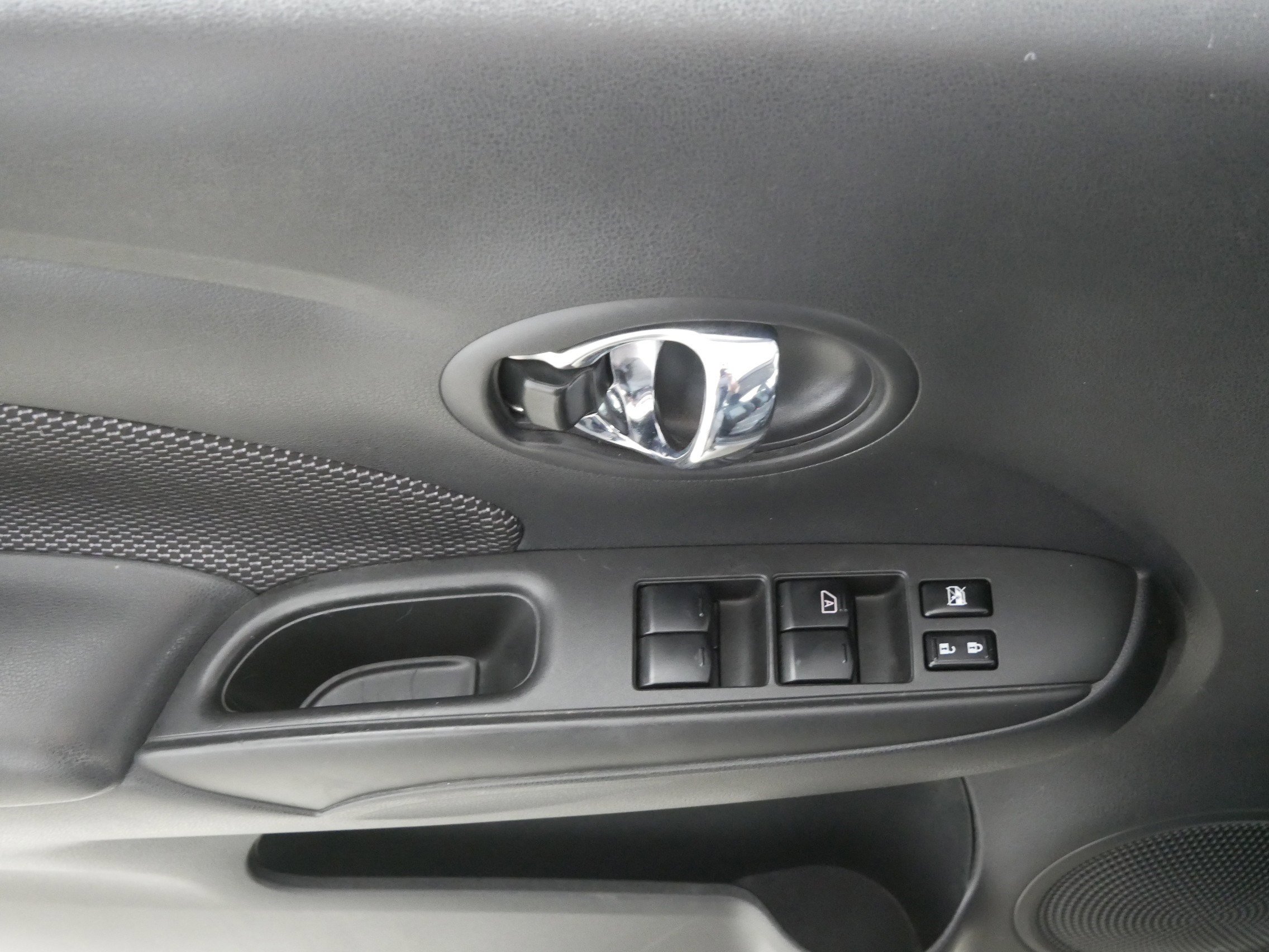 Used 2019 Nissan Versa SV image 19