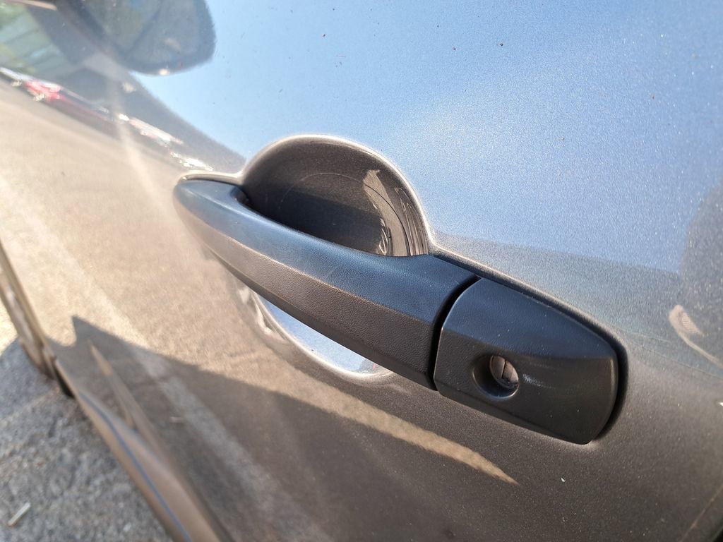 Used 2021 Nissan Rogue S image 12