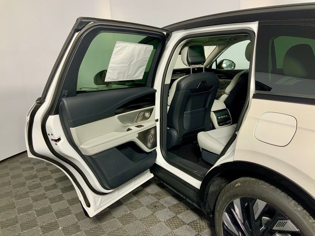 New 2026 Lincoln Nautilus Reserve image 28