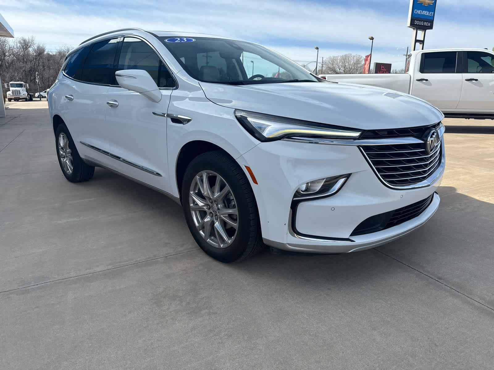 Used 2023 Buick Enclave Essence w/ Experience Buick Package image 5
