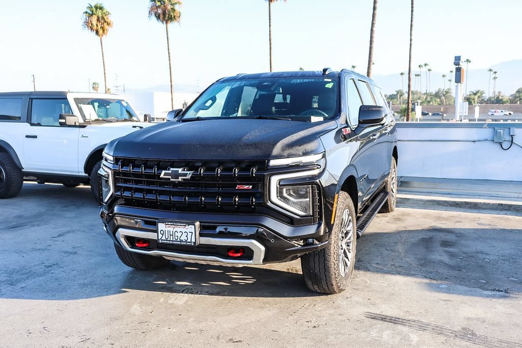 Used 2025 Chevrolet Suburban Z71 AWD/4WD image 4