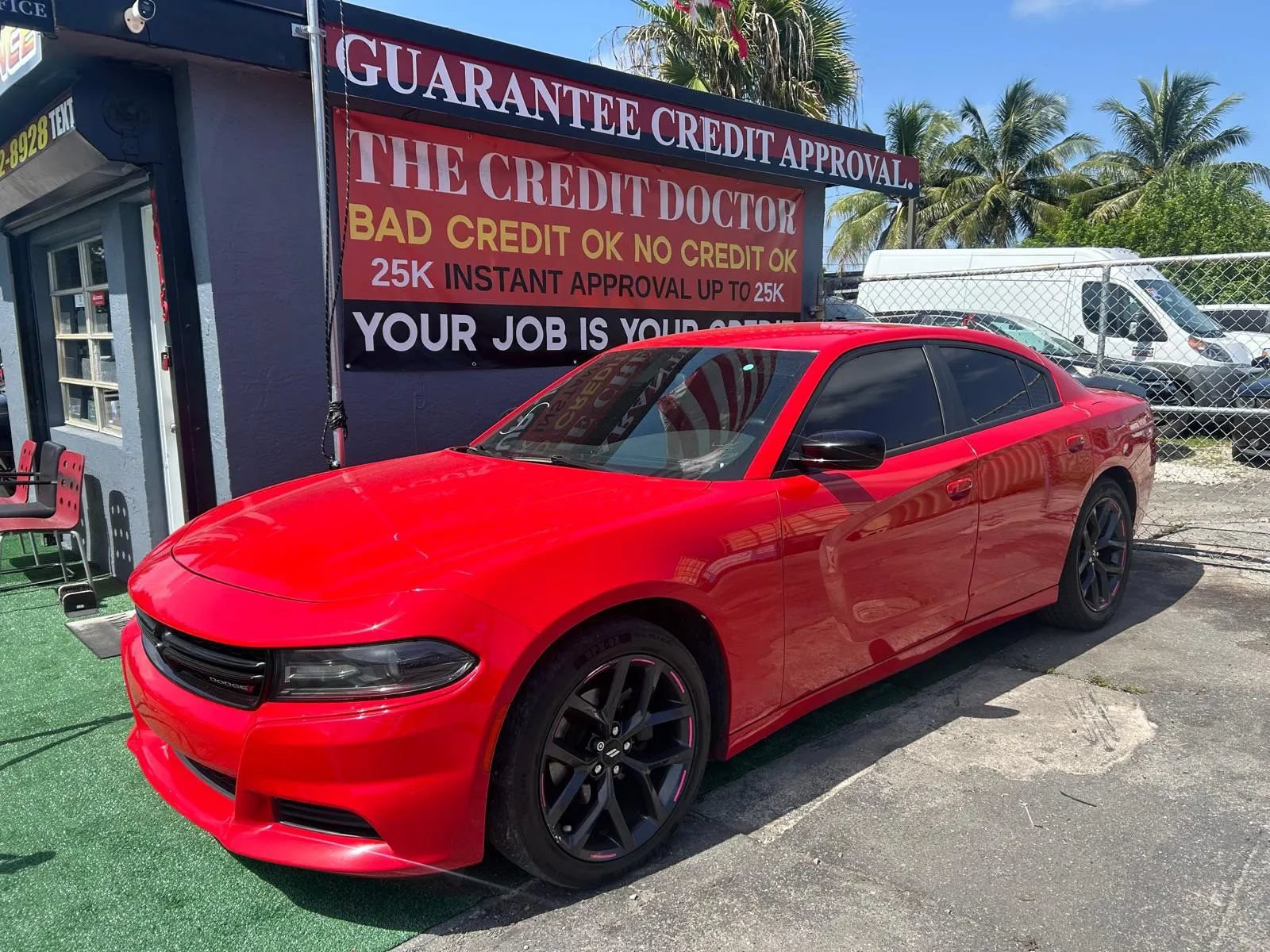 Used 2019 Dodge Charger SXT w/ Blacktop Package RWD image 2