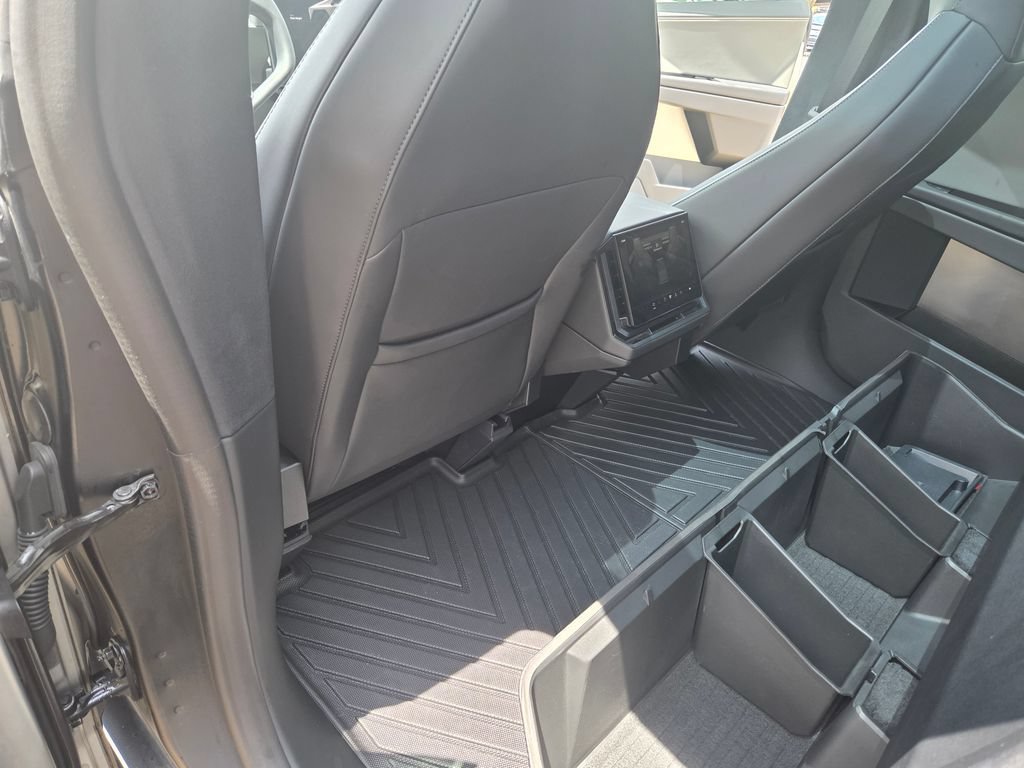 Used 2024 Tesla Cybertruck AWD Crew Cab image 20
