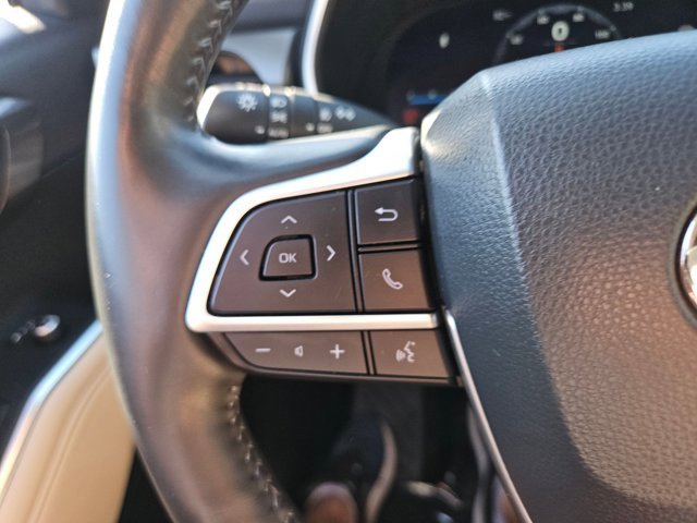 Used 2023 Toyota Highlander Limited image 23