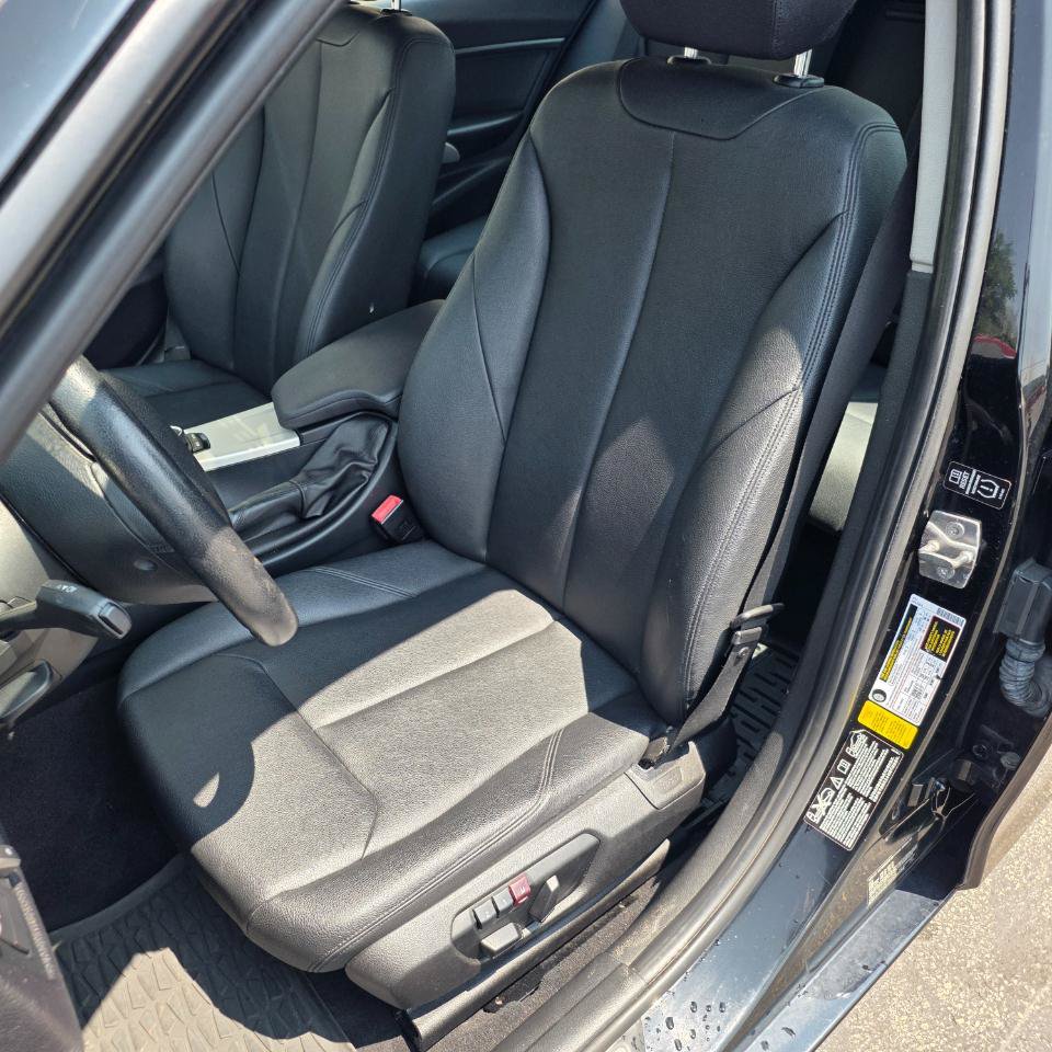 Used 2014 BMW 320i xDrive Sedan AWD/4WD image 26