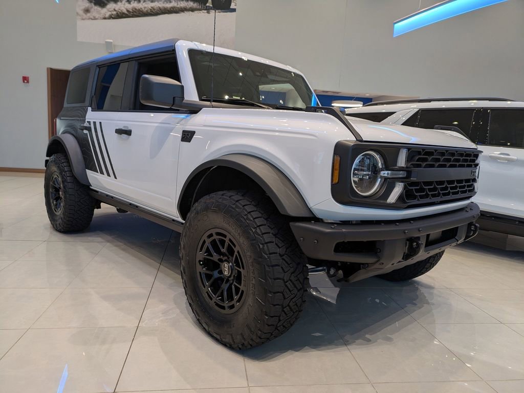 Used 2025 Ford Bronco Big Bend w/ Black Diamond Package AWD/4WD image 2