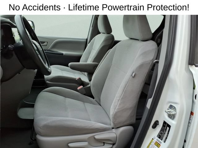 Used 2020 Toyota Sienna L FWD image 12