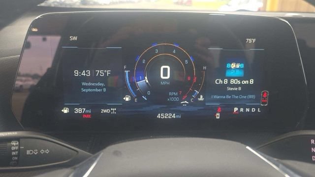 Used 2025 Chevrolet Equinox LT AWD/4WD image 14