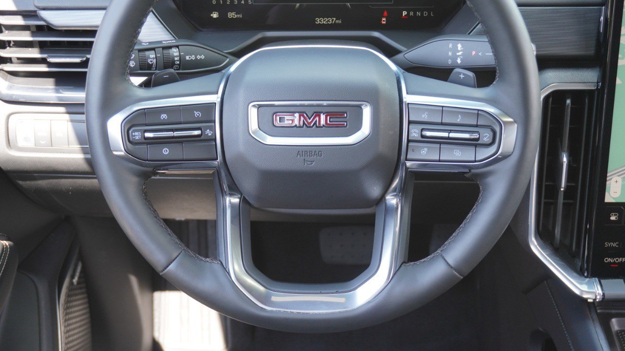 Used 2025 GMC Acadia Elevation w/ Elevation Premium Package FWD image 29