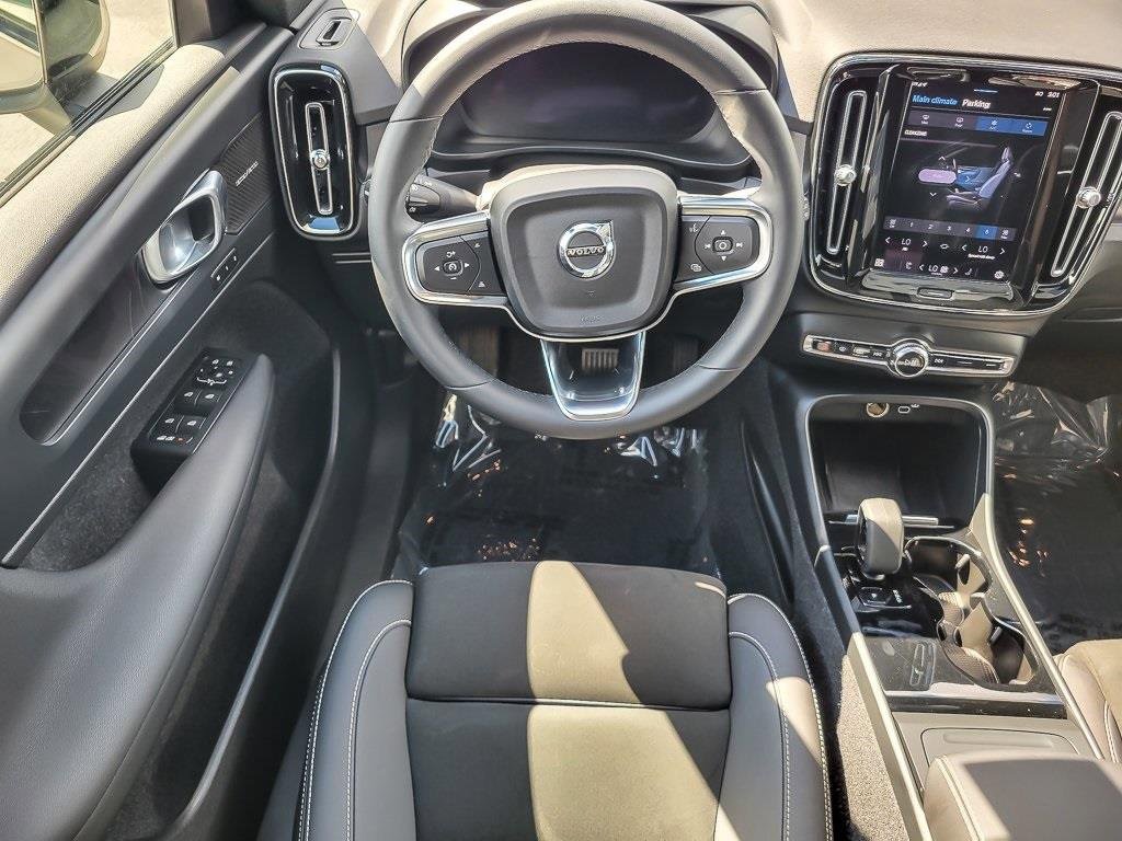 Used 2023 Volvo XC40 Recharge Ultimate w/ Protection Package Premier image 11