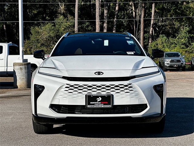 New 2025 Toyota Crown Signia image 3