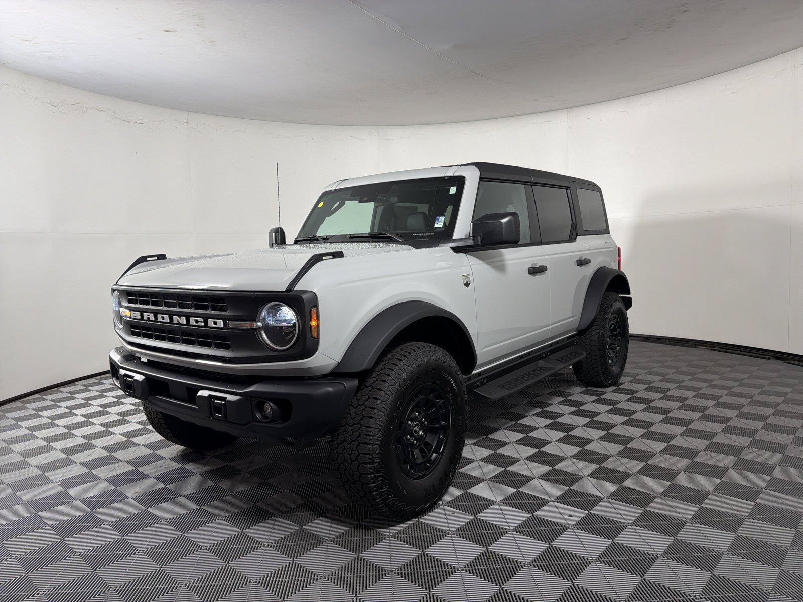 New 2026 Ford Bronco Big Bend w/ Black Diamond Package AWD/4WD image 3