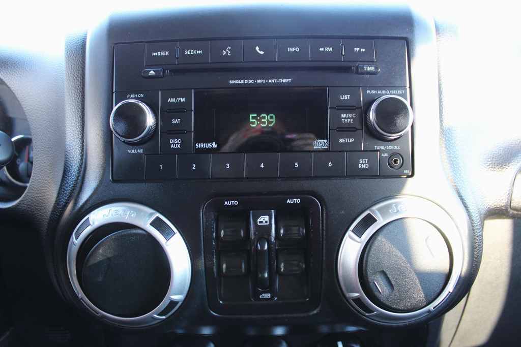 Used 2015 Jeep Wrangler Unlimited Sport image 15