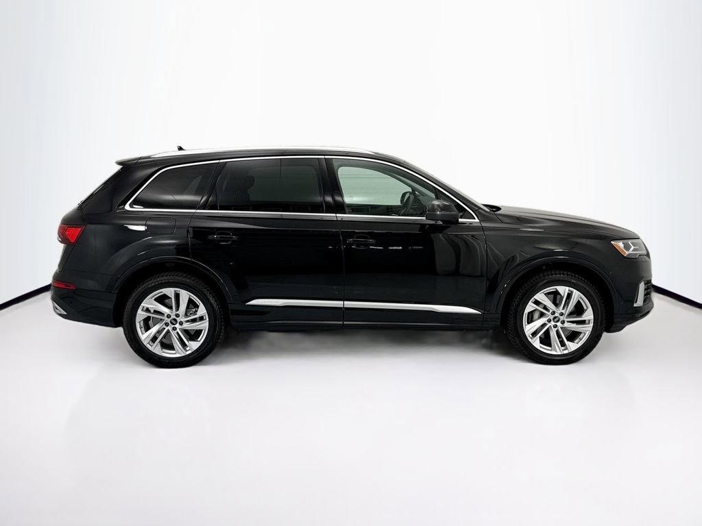 Used 2023 Audi Q7 2.0T Premium w/ Convenience Package AWD/4WD image 4