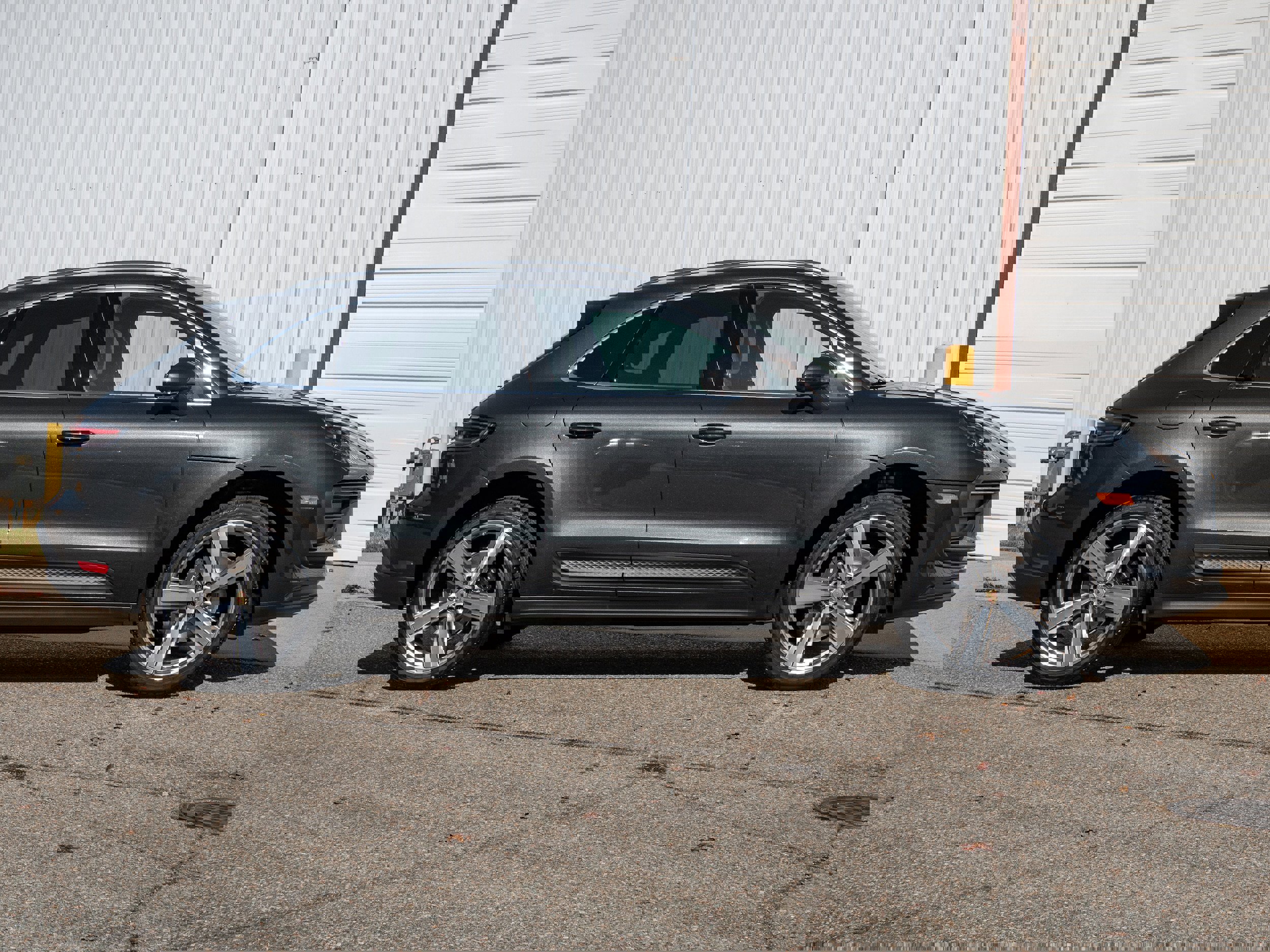 New 2026 Porsche Macan image 8