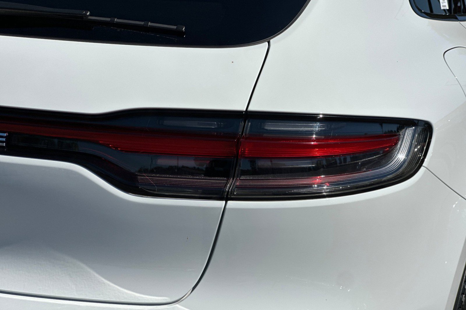 Certified 2023 Porsche Macan S AWD/4WD image 28