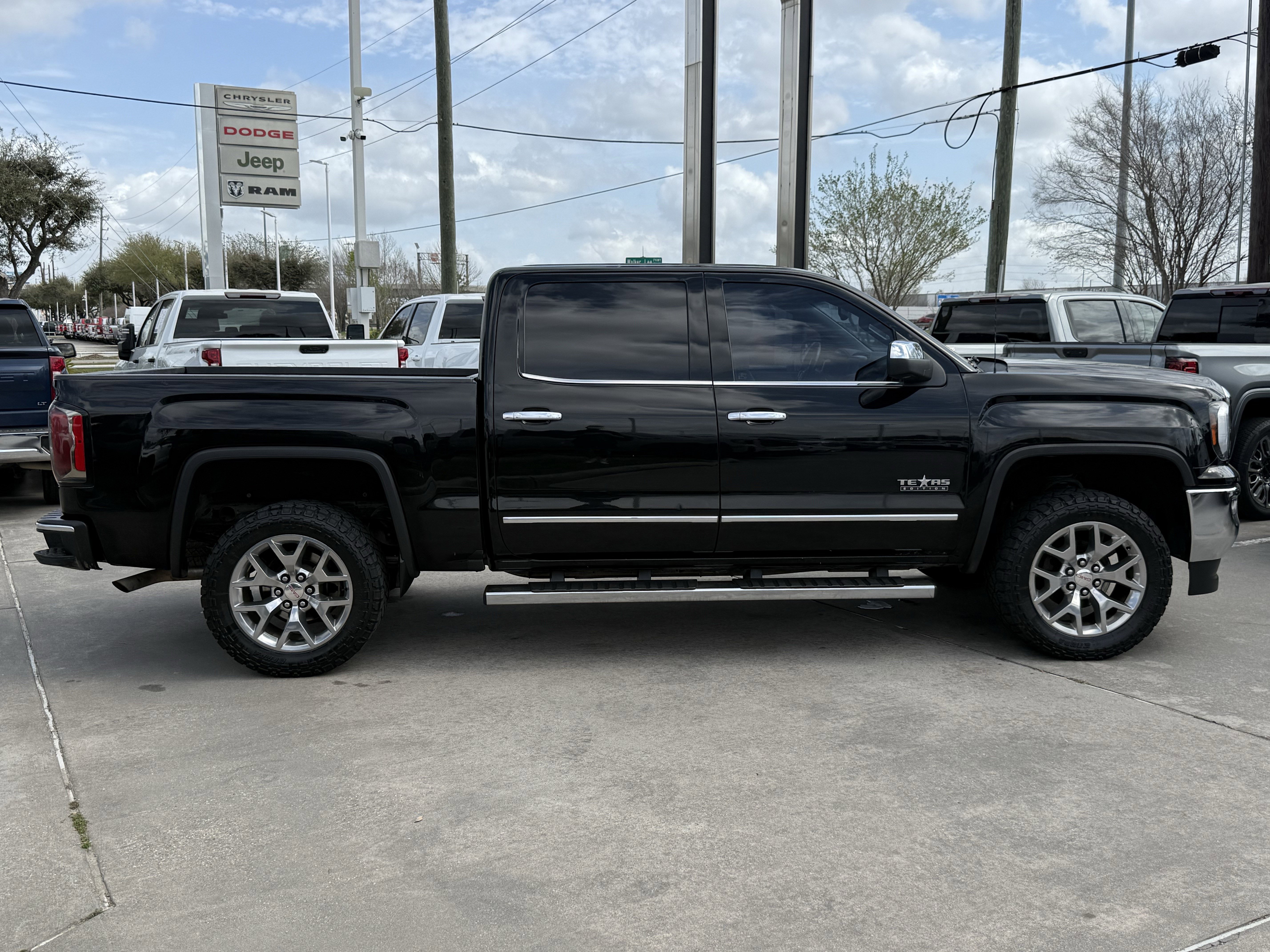 Used 2018 GMC Sierra 1500 SLT w/ Texas SLT Premium Package image 3