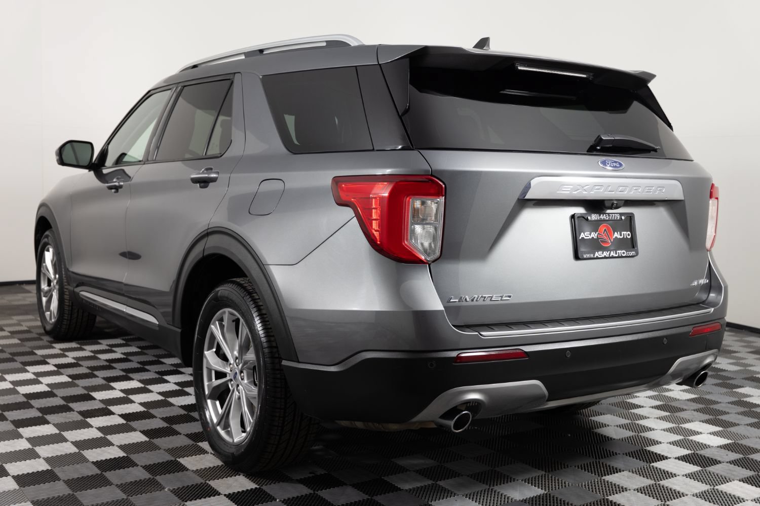 Used 2021 Ford Explorer Limited w/ Equipment Group 301A AWD/4WD image 5