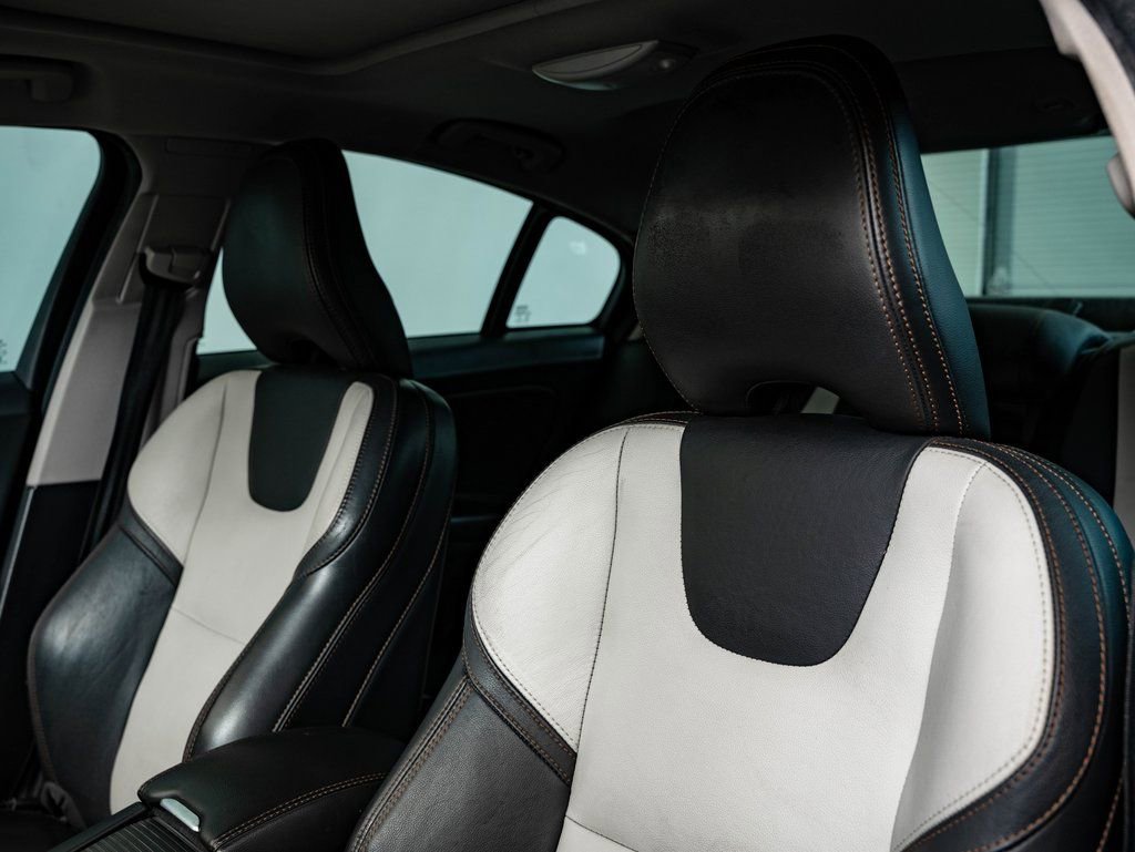 Used 2018 Volvo S60 T5 Cross Country Platinum image 22
