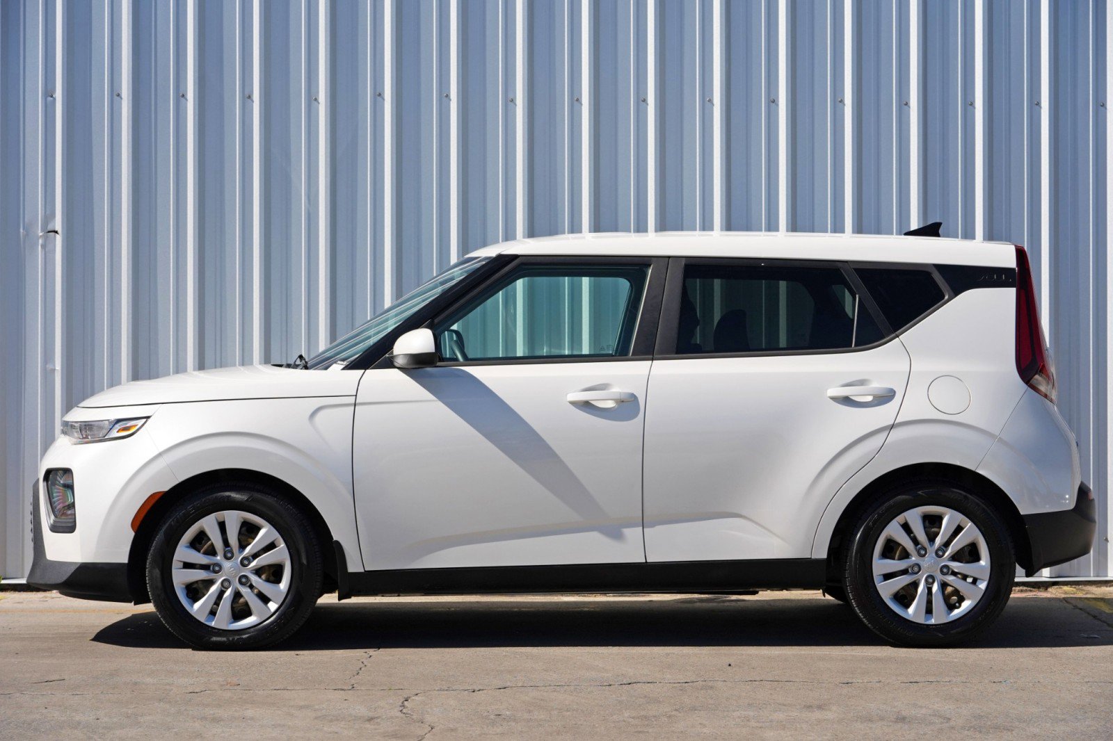 Used 2021 Kia Soul LX image 8