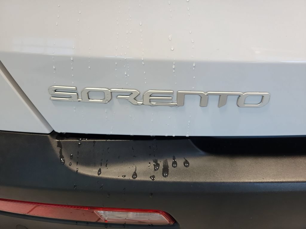 Used 2023 Kia Sorento S w/ Panoramic Sunroof Package AWD/4WD image 8