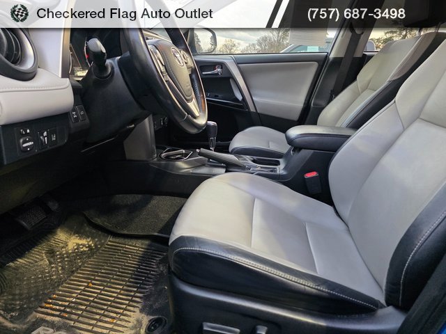 Used 2018 Toyota RAV4 Limited image 9