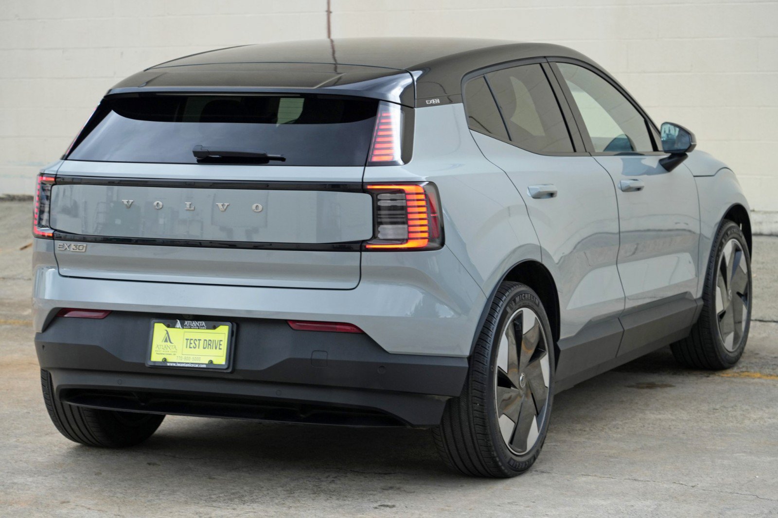 Used 2025 Volvo EX30 Plus AWD/4WD image 46