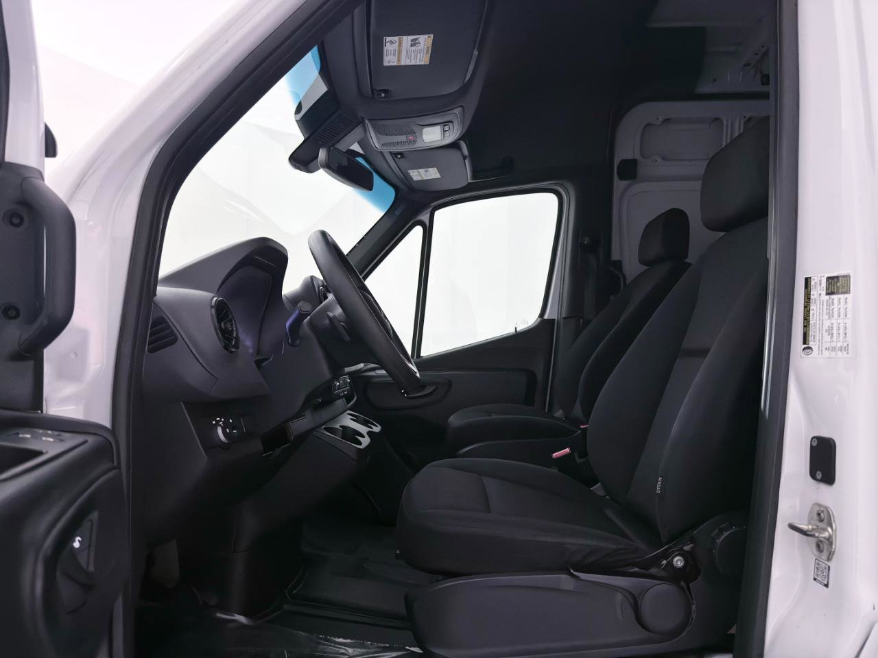 Used 2022 Mercedes-Benz Sprinter 2500 image 18