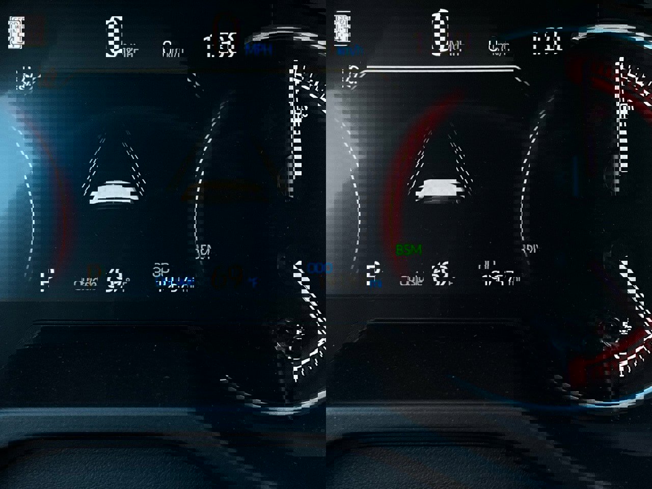 Used 2025 Toyota RAV4 XLE image 39