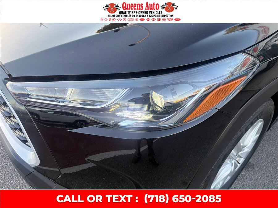 Used 2022 Toyota Corolla Cross LE AWD/4WD image 33