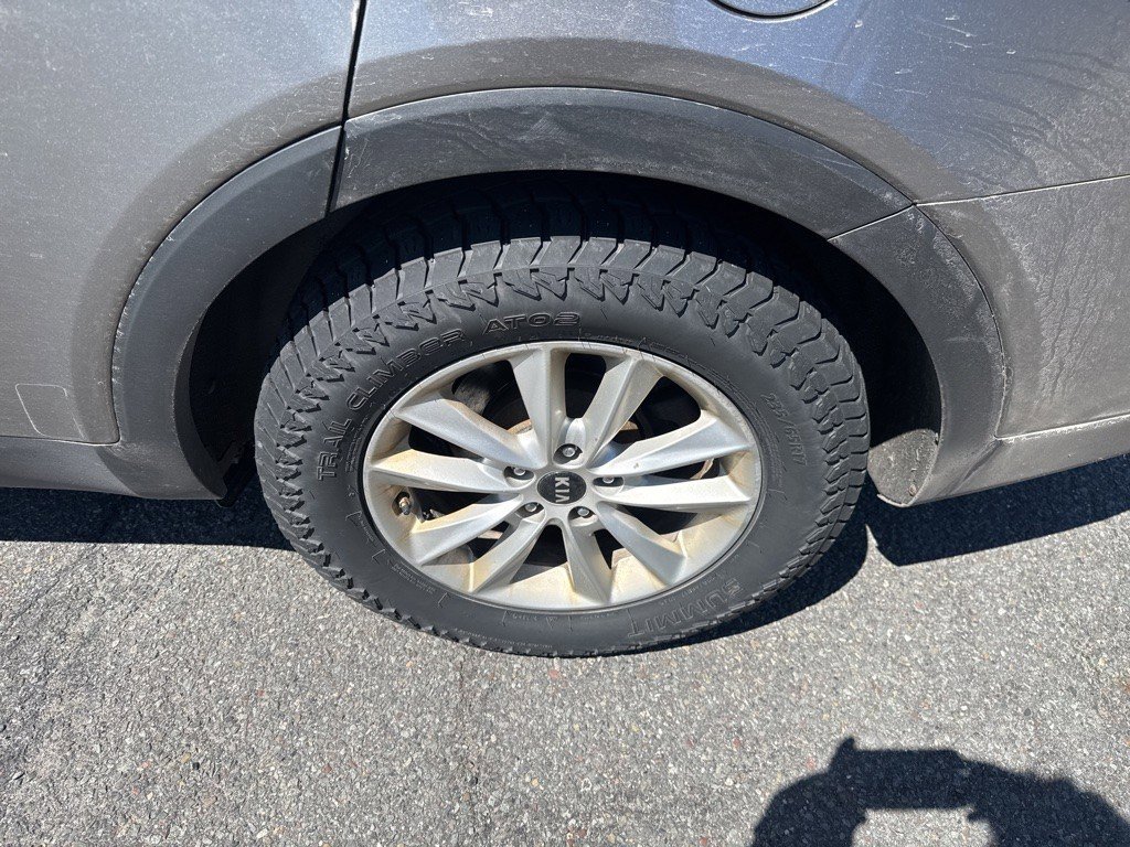 Used 2019 Kia Sorento LX w/ Option Group 020 AWD/4WD image 4