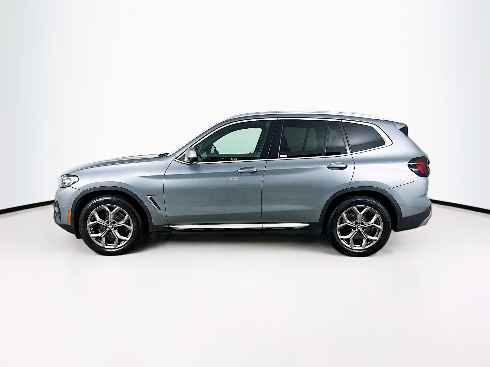 Used 2024 BMW X3 sDrive30i RWD image 4