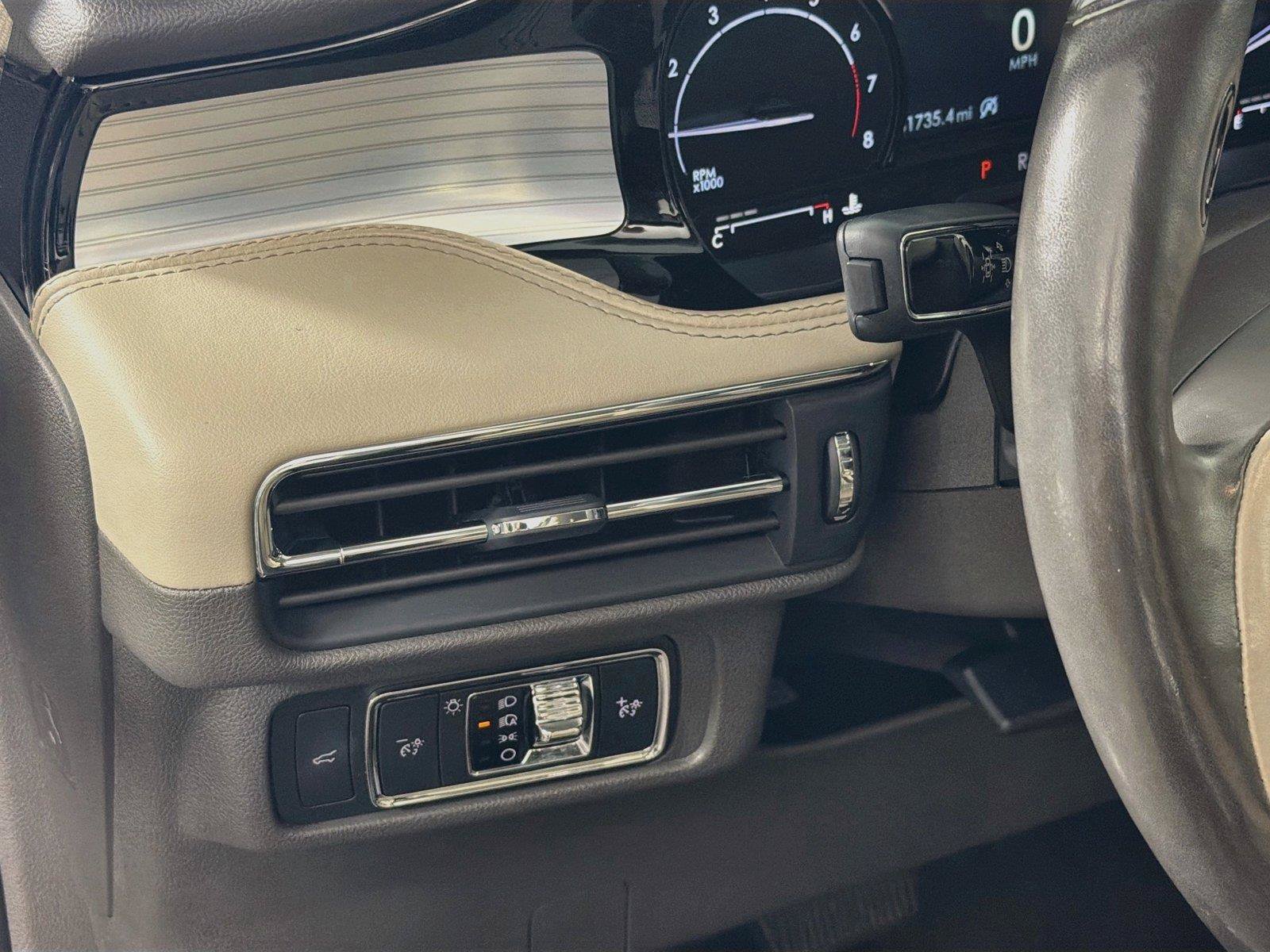 Used 2021 Lincoln Corsair AWD w/ Premium Package image 17